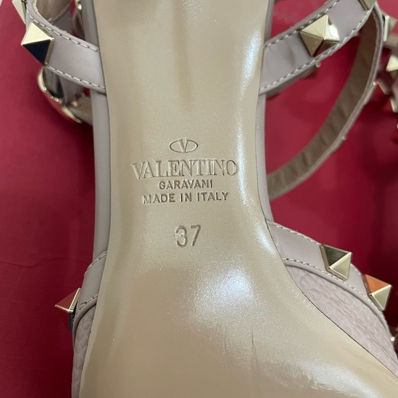 Valentino Rockstud Pumps - Picture 5 of 7